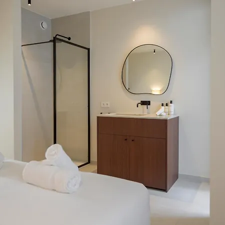 Shway - The Proof Reader Apartment *